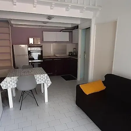 Holiday home La Maison Jeanne, *
