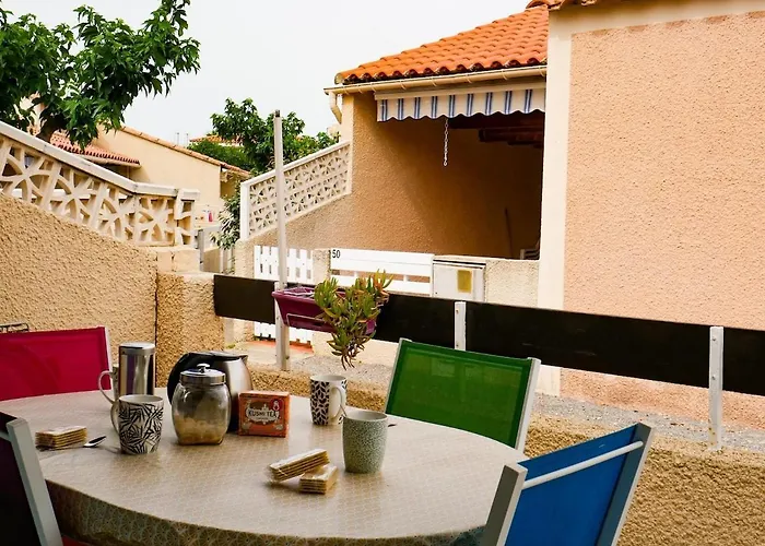 La Maison Jeanne, *